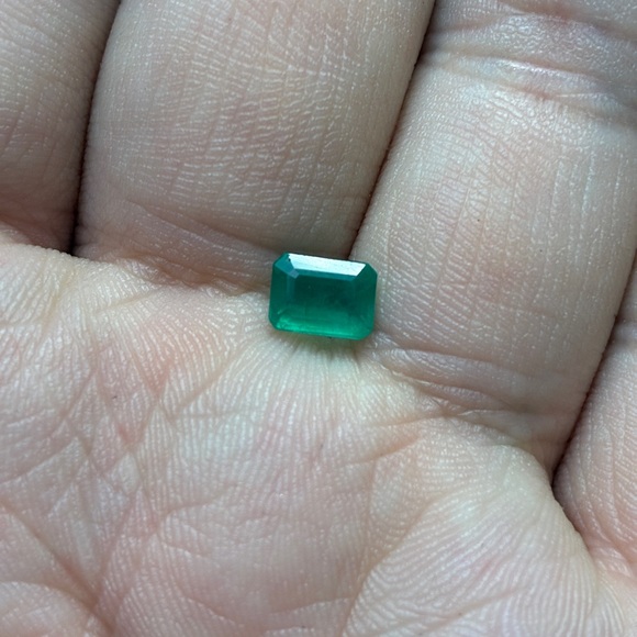Natural 1ct Loose emerald From Zambia - Picture 8 of 12